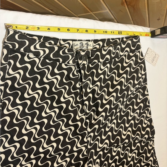 NWT Free People We the Free Cropped Flares Sz31 - Picture 4 of 11